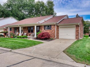 28061 Shadowood Ln, Harrison Township, MI 48045