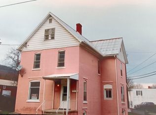 21 W 3rd St #2, Everett, PA 15537