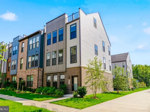 2483 Liberty Loop, Herndon, VA 20171