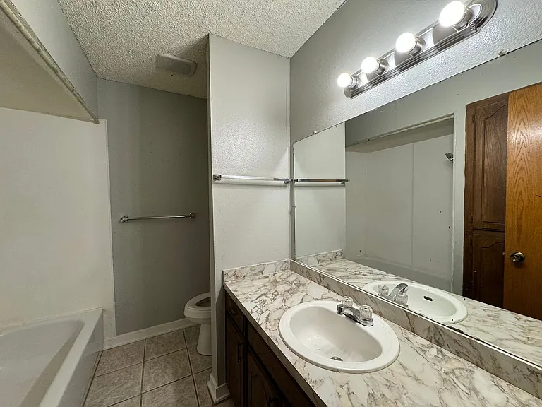 3308 Gwendolyn Ln — Photo 12
