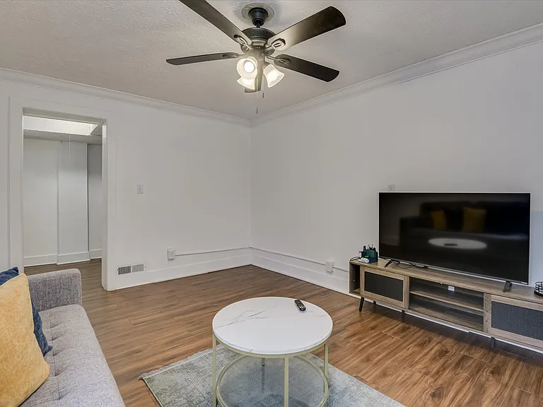 714 Hickman Rd — Photo 45