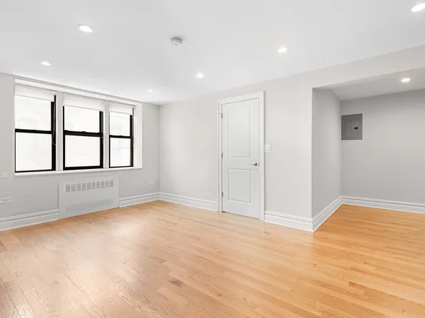 69 Bennett Avenue 308 image 1 of 8