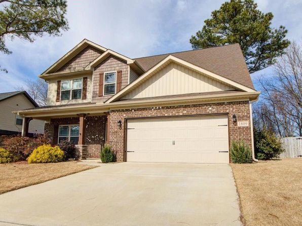 1809 Stampede Cir SE