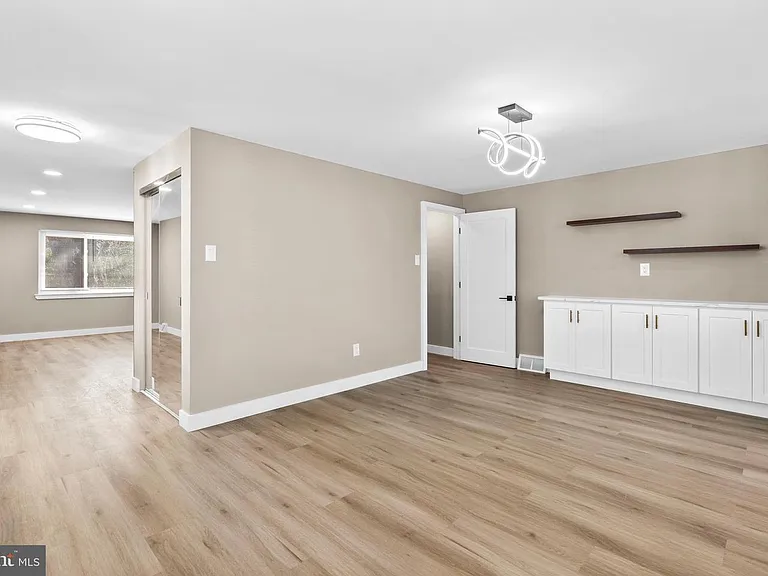10755 Jeanes St — Photo 11