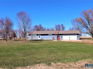 46348 284th St, Davis, SD 57021