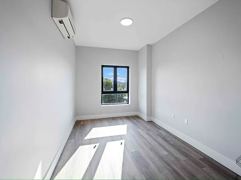 1111 Foster Ave #688 — Photo 9
