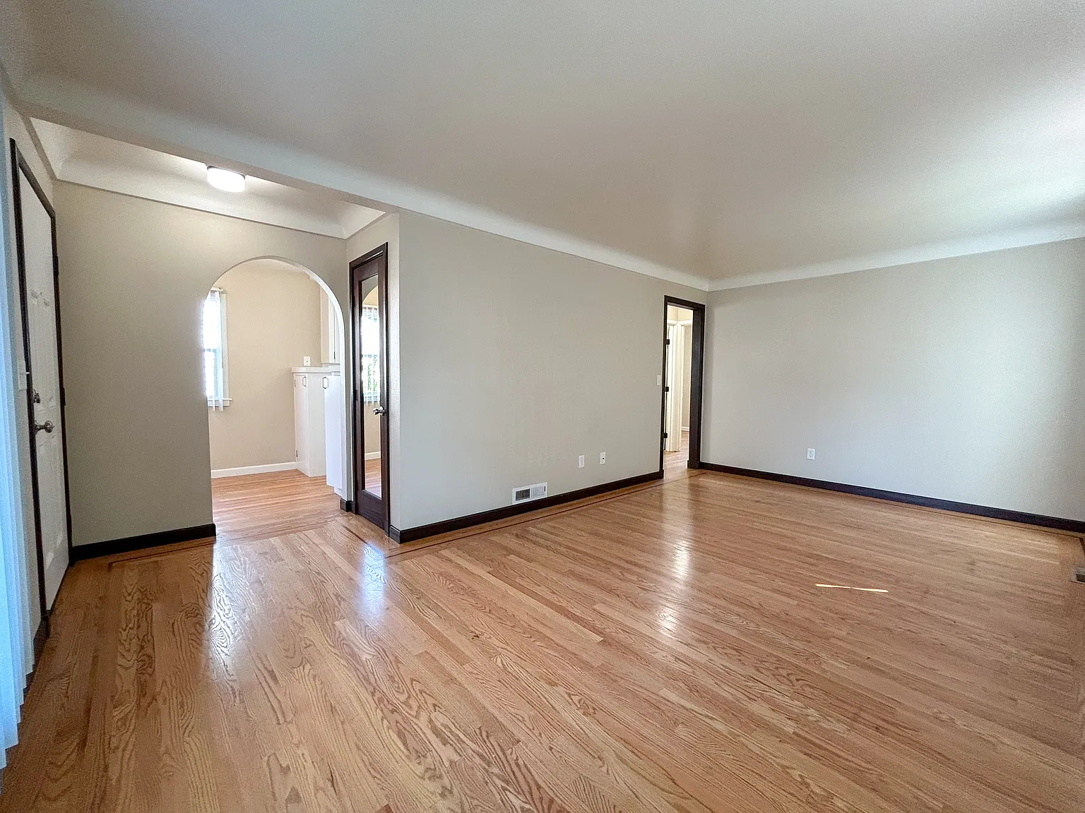 2 bed, 728 sqft, $1,495 — Photo 3