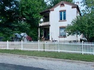 306 Vine St, Red Bud, IL 62278