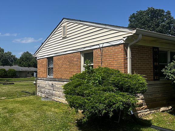 3rd image of 4806 Staughton Dr