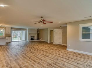 1802 Hermitage Dr, Florence, AL 35630
