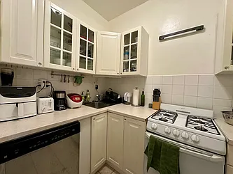 321 East 89th Street, #4G