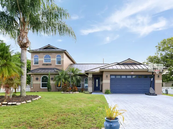 552 SW Dauphin Avenue, Port St Lucie, FL 34953