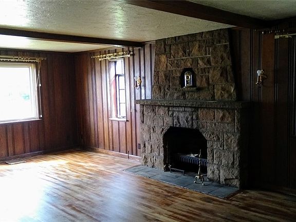 4th image of 1021 Parkview Dr