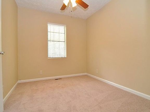 5th image of 502 Saddlewood Dr