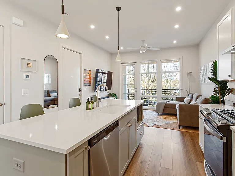 131 Stein Steel St #3 — Photo 8