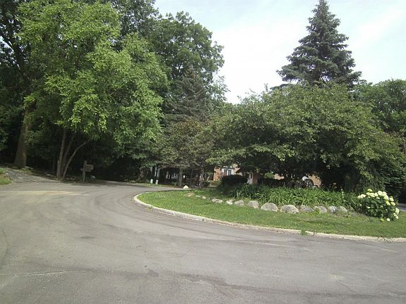 3rd image of 5842 Carmen Ct E