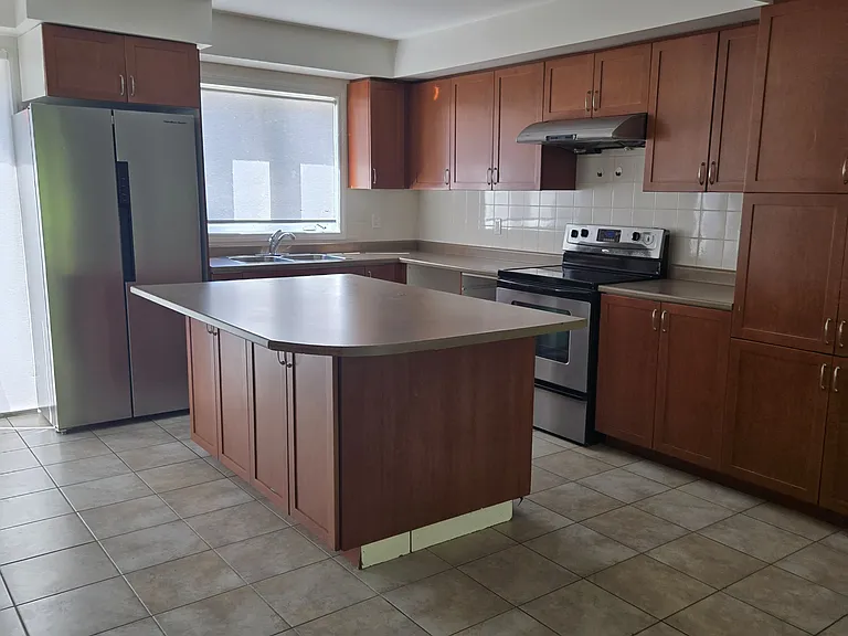 3120 Boxford Cres #5 — Photo 8