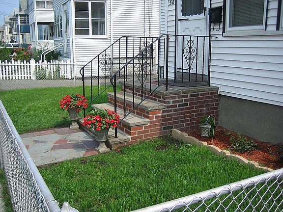 Front before fence painted