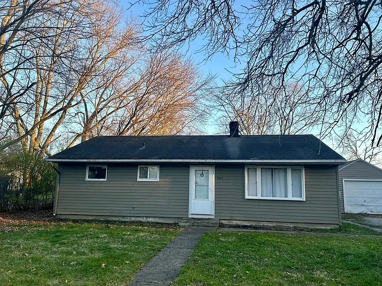 4919 Northfield Dr — Photo 1