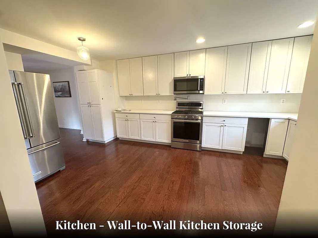 3 bed, 3.5 bath, 1906 sqft, $2,599 — Photo 2