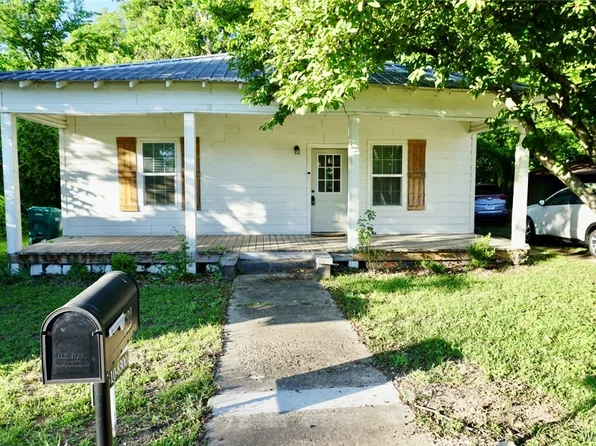 522 Market St, Moundville, AL 35474