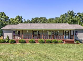 215 Oakridge Dr, Thaxton, VA 24174