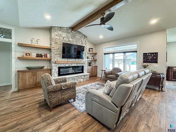 2nd image of 5504 E Morningside Cir