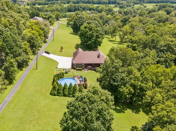 2315 New Hope Rd, Hendersonville, TN 37075