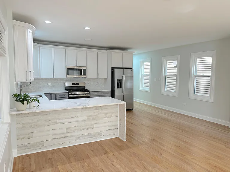 2150 W Potomac Ave #1 — Photo 4