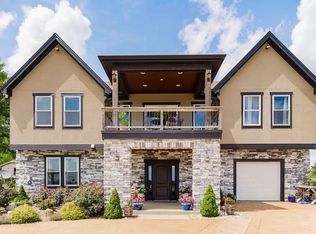 26030 Hospital Dr, Paola, KS 66071