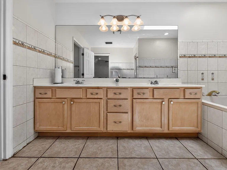 SW 43rd Terrace Rd — Photo 10