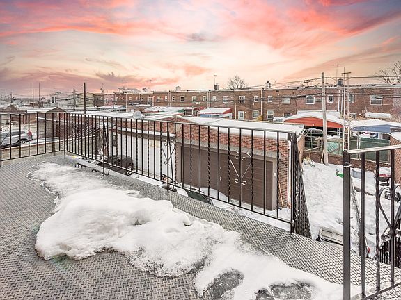 4th image of 20-55 27th St #2