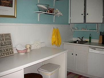 2nd image of 343 S 18th St APT 6