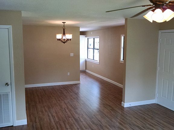 4th image of 1175 E Hill Ct