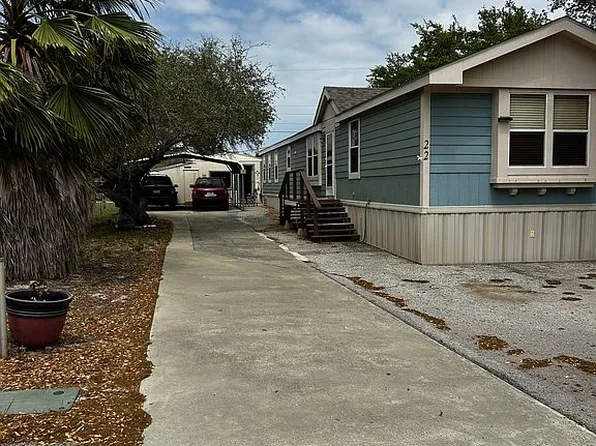 1500 W Matlock Ave Trailer 22, Aransas Pass, TX 78336