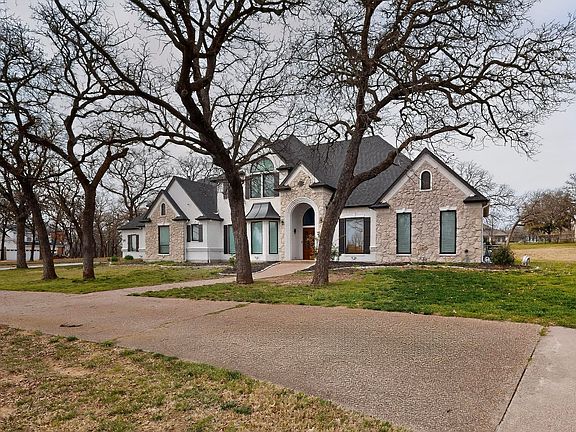 3rd image of 531 E Hickory Ridge Cir