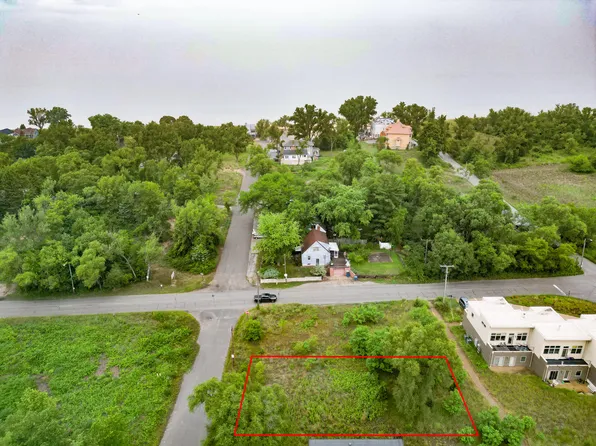 1081 N Wells St, Gary, IN 46403