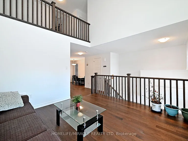 689 Mika St — Photo 32
