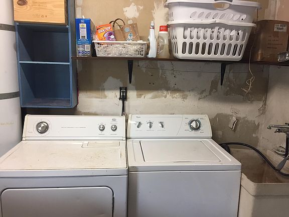 Washer/dryer in garage