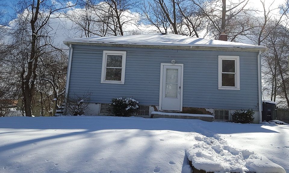 1st image of 140 N Seiberling St