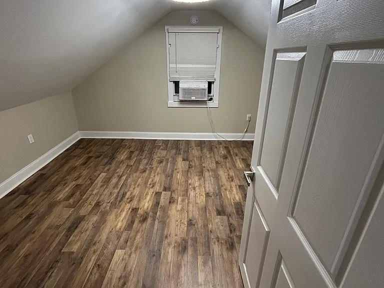 2608 Selma Ave — Photo 10