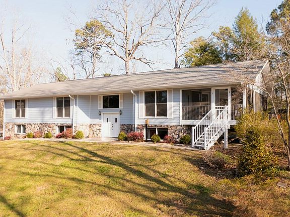 3rd image of 326 Terry Ln