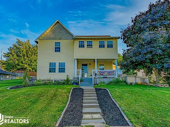 513 3rd St, Traer, IA 50675