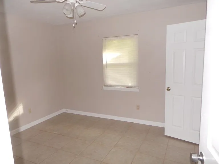 1506 Twin Lakes Cir — Photo 9