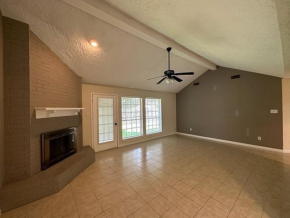 5th image of 239 Kingsway Dr