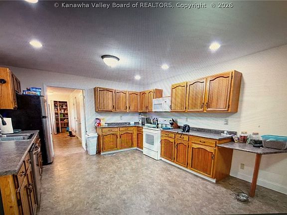 3rd image of 11819 Charleston Rd