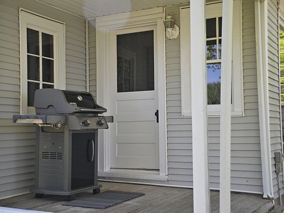 2nd image of 4948 110th St