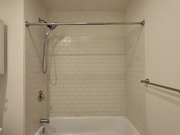 314-22 Walnut St #402 — Photo 22