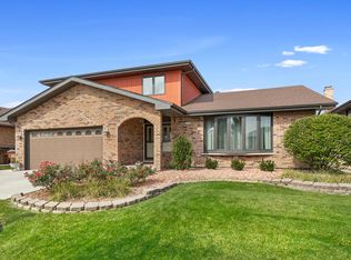 15754 Jon Rd, Oak Forest, IL 60452