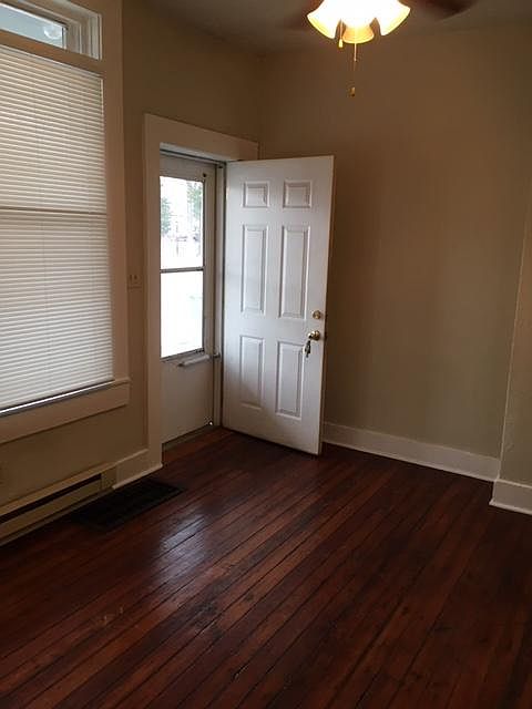 2nd image of 516 E Enterprise St